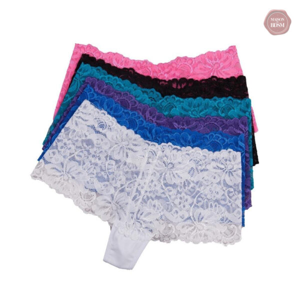 Sous-vêtements en dentelle, parfaits pour le travestissement