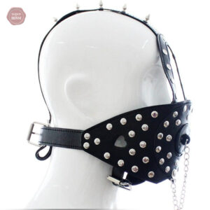 Masque bâillon boule avec clous décoratifs