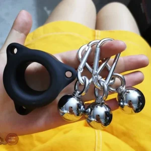 Accessoire de BDSM pour étirer le scrotum
