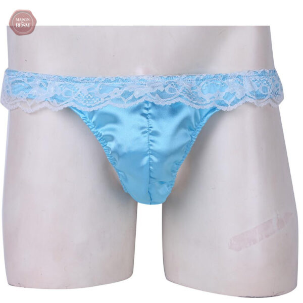 bikini-en-dentelle-a-volants-en-satin-brillant-1 Bikini dentelle satin brillant à volants