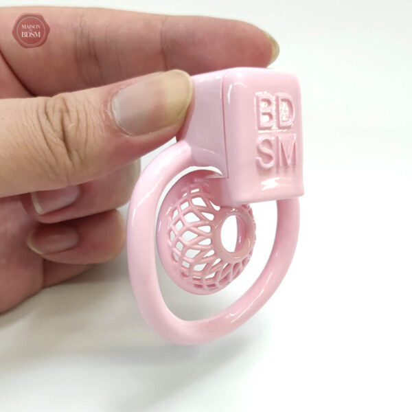 Cage réticulaire pour jeux BDSM