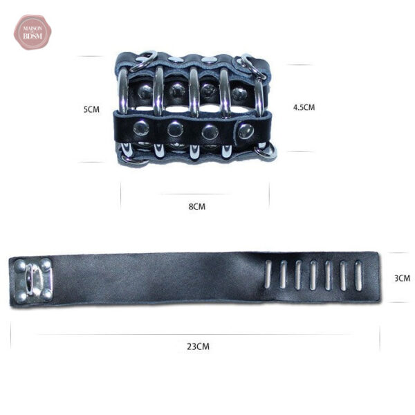 Accessoire BDSM : cage de chasteté en cuir