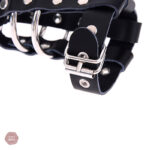 Cage de chasteté design en cuir, confort et sécurité assurés