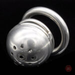 Cage de chasteté pour homme - design élégant en métal