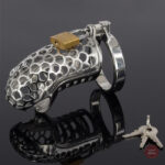 Cage de chasteté en acier pour homme - design moderne