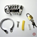 Accessoire de chasteté Cobra en métal pour hommes