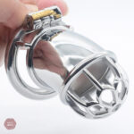 Cage de chasteté en métal pour homme