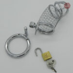 Accessoire de chasteté homme en métal robuste