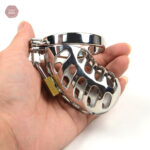Cage de chasteté métal - confort et sécurité pour hommes