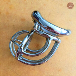 Accessoire de chasteté en métal pour un plaisir maîtrisé