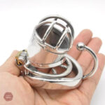 Cage de chasteté métal, design avec pointes pour stimulation