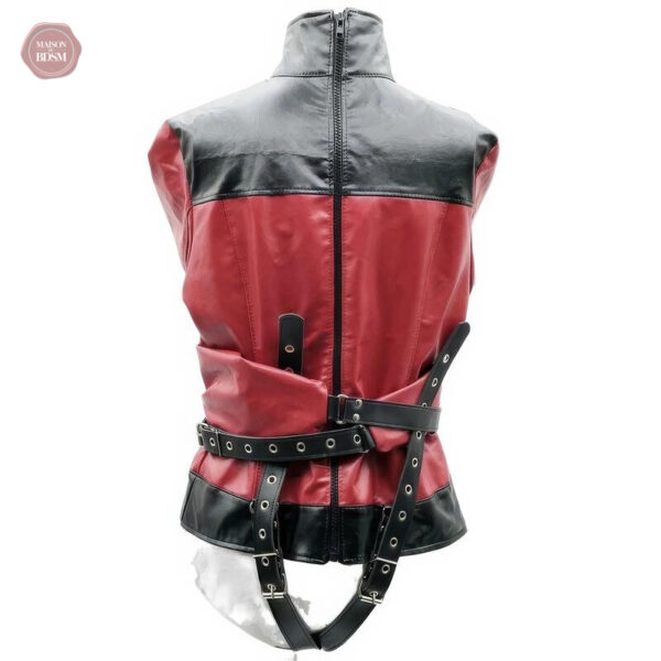 Vêtements BDSM : camisole de force stylée