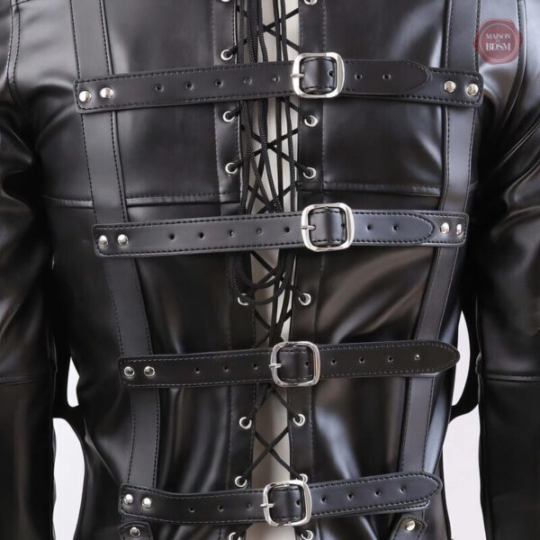 Camisole BDSM avec fermetures pratiques et confortables