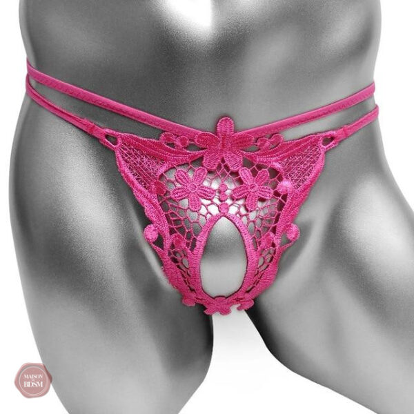 Détail d'une chaîne dentelle avec ouverture pour pénis