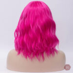 Cheveux courts ondulés avec frange, 35.56 cm