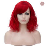 Frange sur cheveux ondulés, style élégant et moderne