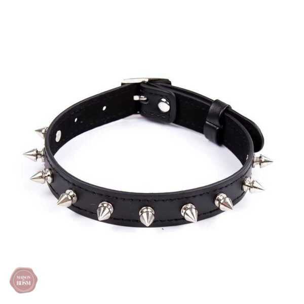 choker-bdsm-cloute-1 Choker BDSM clouté en cuir noir