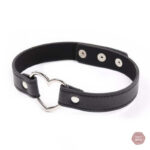 Accessoire choker représentant l'appartenance