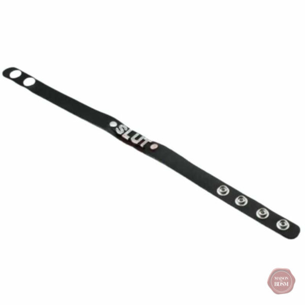 Choker noir pour un look audacieux et provocateur