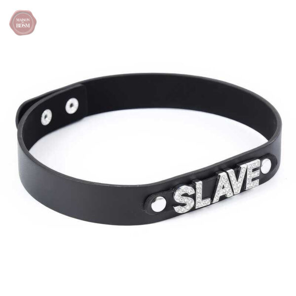 Choker en cuir noir, design minimaliste pour l'érotisme