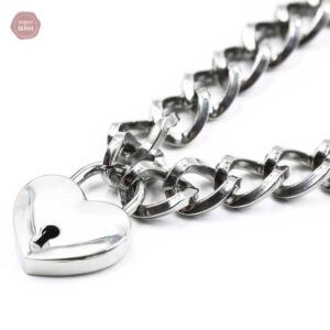 Accessoire BDSM avec chaîne et cadenas