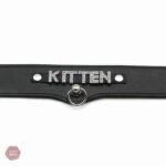 Collier en cuir avec motif chaton