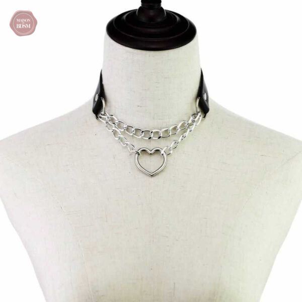 Accessoire BDSM élégant avec motif en forme de cœur