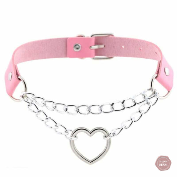 Collier unique en chaîne, alliant élégance et provocation