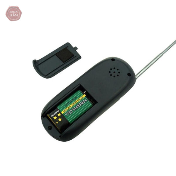 Accessoire érotique pour CBT avec fonctionnalités électriques