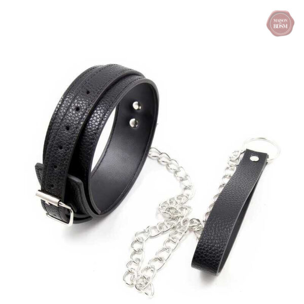 collier-laisse-bdsm-cuir-1 Collier en cuir BDSM avec laisse intégrée
