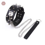 Collier clouté pour pratiques BDSM