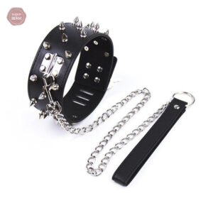 Collier clouté pour pratiques BDSM