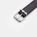 Design élégant de collier BDSM, parfait pour les amateurs de jeux