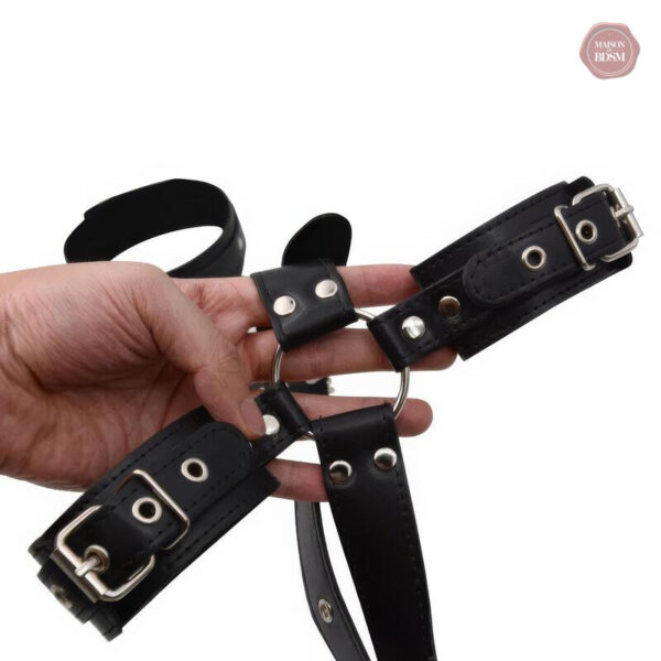 Collier en menottes pour expériences sensuelles intenses