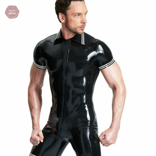 Vêtement en latex pour un look audacieux