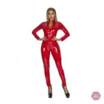 Look contemporain avec une combinaison en similicuir pour femme