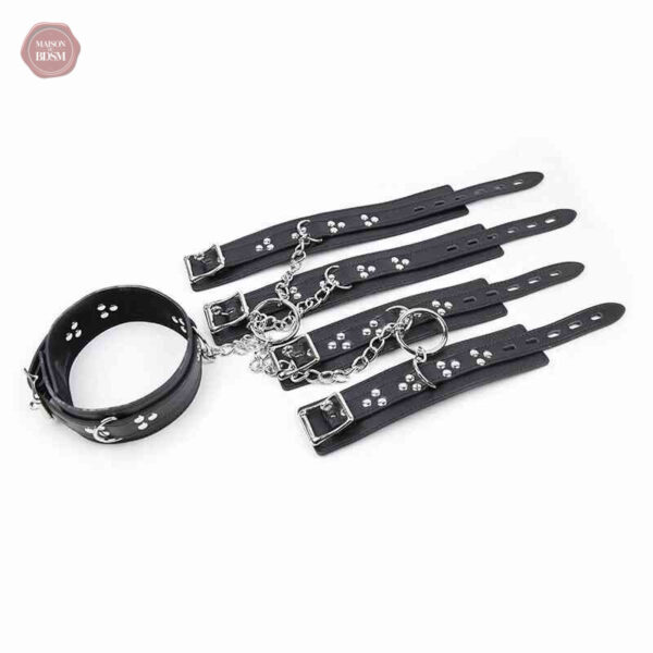 Équipement BDSM : menottes pour le plaisir et la soumission