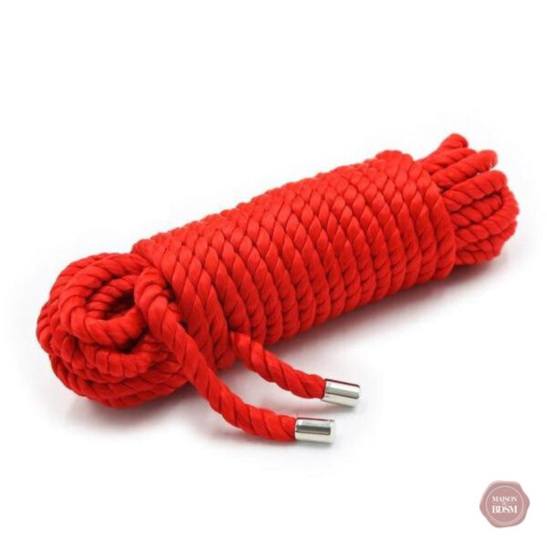 Corde légère pour attache et contrôle en BDSM