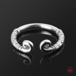 Anneau de gland avec motif elfique distinctif