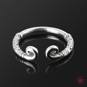 Anneau de gland avec motif elfique distinctif