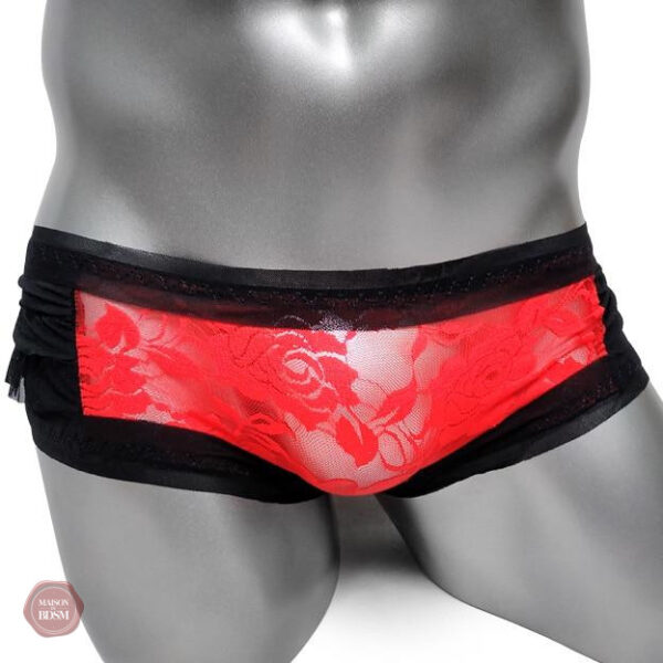 Détails floraux sur culotte à volants