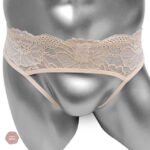 Culotte ouverte en dentelle pour une touche de sensualité