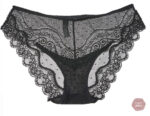 Culotte en dentelle délicate, accessoire essentiel