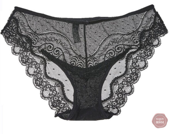 Culotte en dentelle délicate, accessoire essentiel