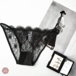 Lingerie en dentelle transparente avec ajustement facile