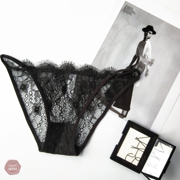 Lingerie en dentelle transparente avec ajustement facile