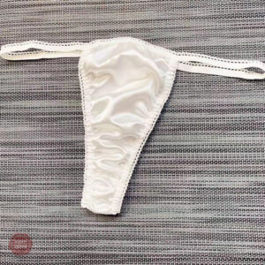 Culotte en satin douce au toucher pour un look glamour