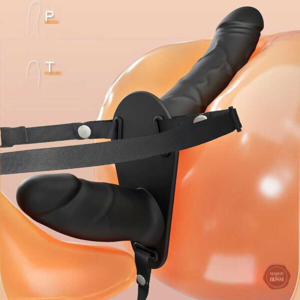 Gode ceinture avec double stimulation pour couples