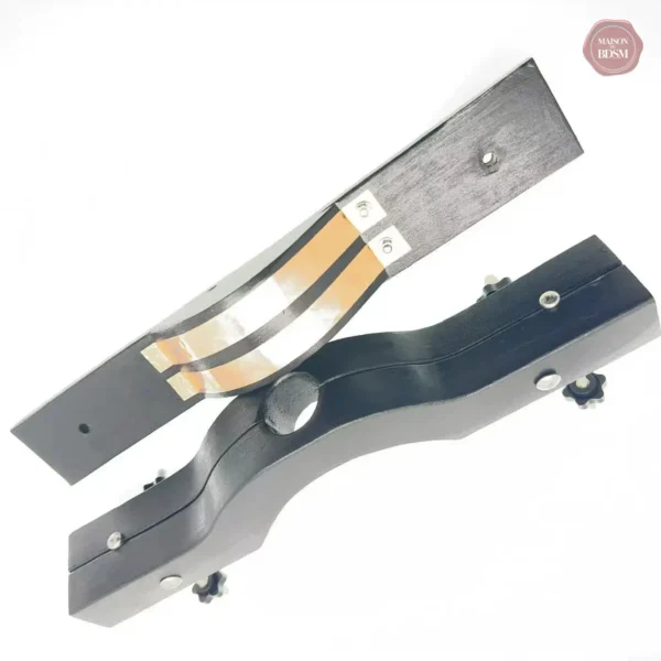 Accessoire BDSM en bois, écrasement testiculaire