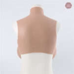 Poitrine volumineuse en silicone pour les femmes trans